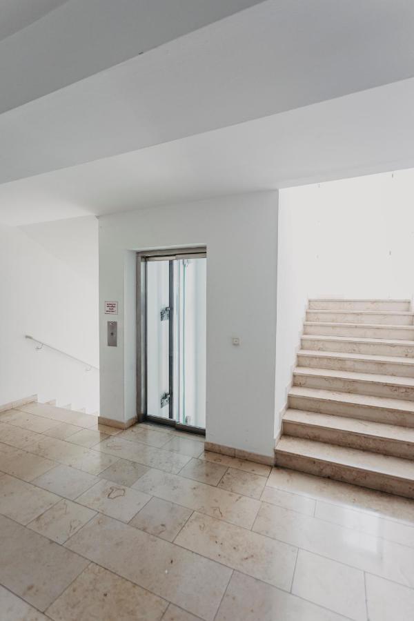 Traber Apartments Im Herzen Leipzigs Balkon Parkplatz Exterior photo